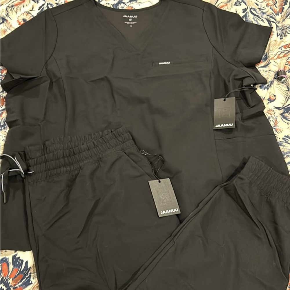 Jaanuu black scrub set